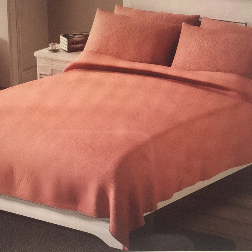 CLOSE OUT - Microfiber Embossed 6 Piece King Sheet Set.